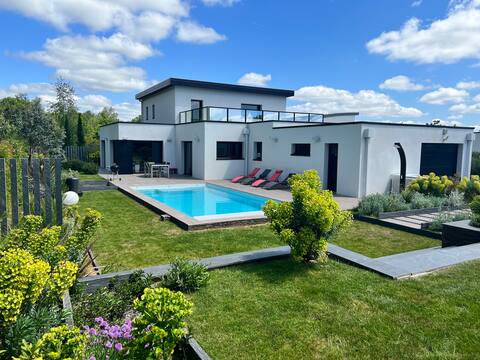 Villa with pool between Nantes and la Baule