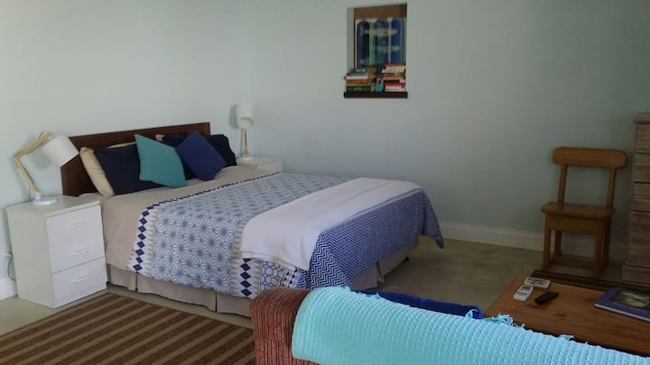 Ambienti i dhomës së gjumit