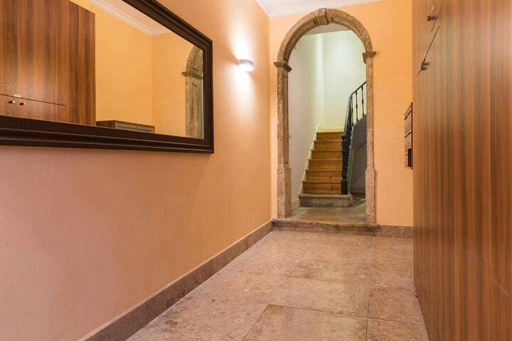 Stylish 2BR Loft w/ Views • Av. Liberdade & Metro gallery image 4