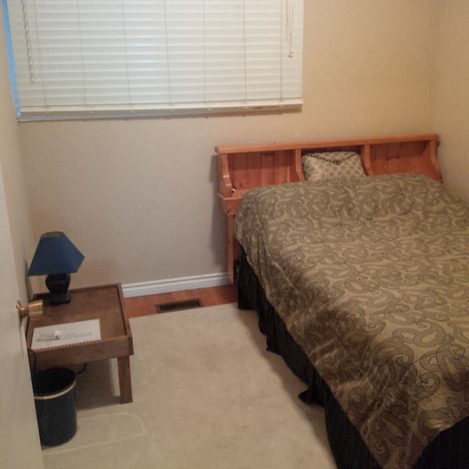 Rental Bedroom, Double Bed with closet.