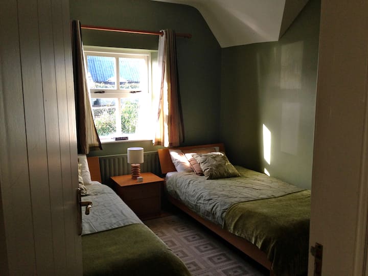 另一间，卫生间在左侧