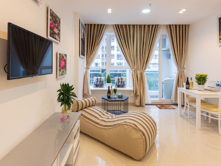 Dining and guest space