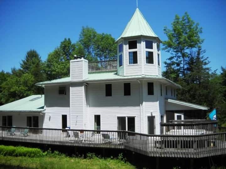 Magical Woodstock Getaway Chalets for Rent in Woodstock, New York