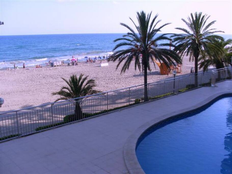 superb views, 5th Ocean-front, close Barcelona ...