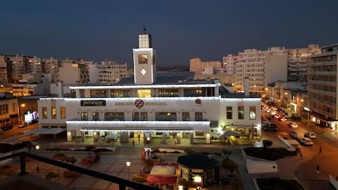Top performing Airbnb: The Market Square House-See beach in city heart in União Das Freguesias De Faro (Sé E São Pedro)