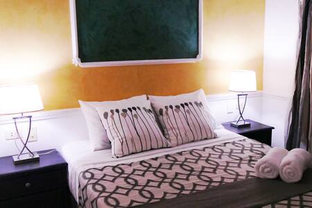 Bed + Breakfast at the best price and attention