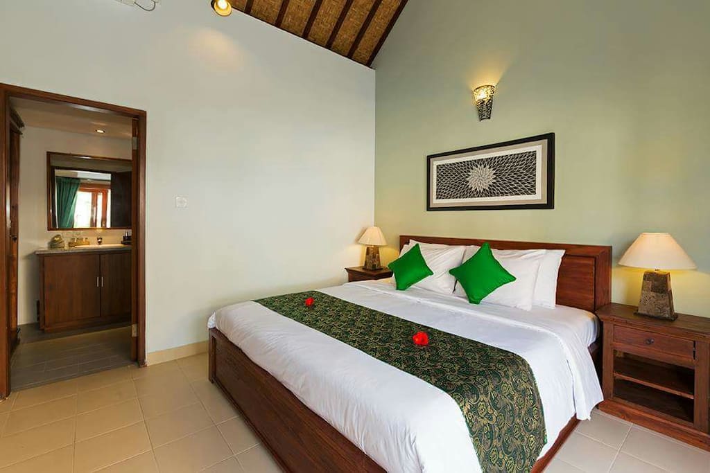 beautiful large bed room.