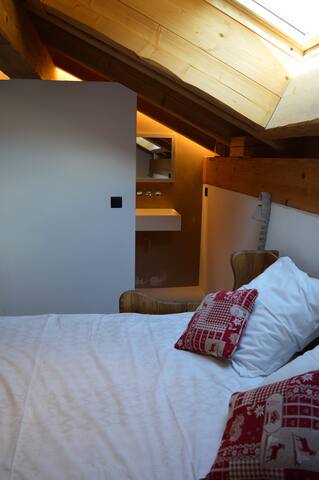 Château d’Oex – Charming chalet – heart of village gallery image 4