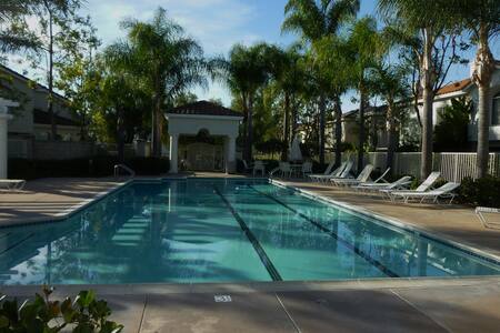 Stay @ paradise near beaches & Univ