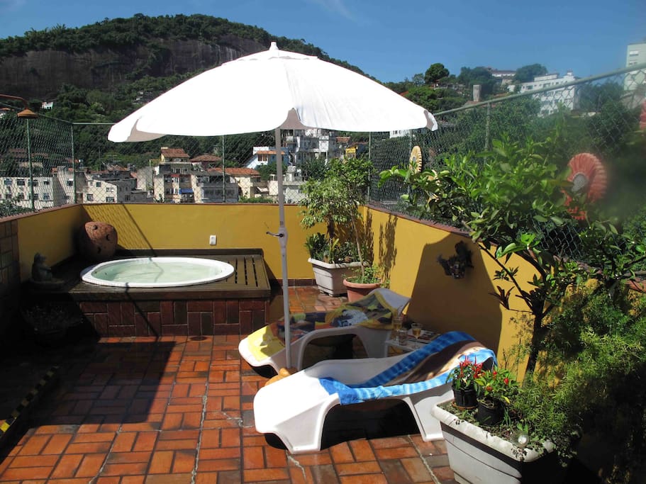 terraco com jacuzzi e vista de 360 graus- roof terrrace with whirlpool and 360 degrees view