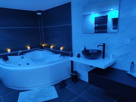Private apartment with Jaccuzi and living room on 50M2