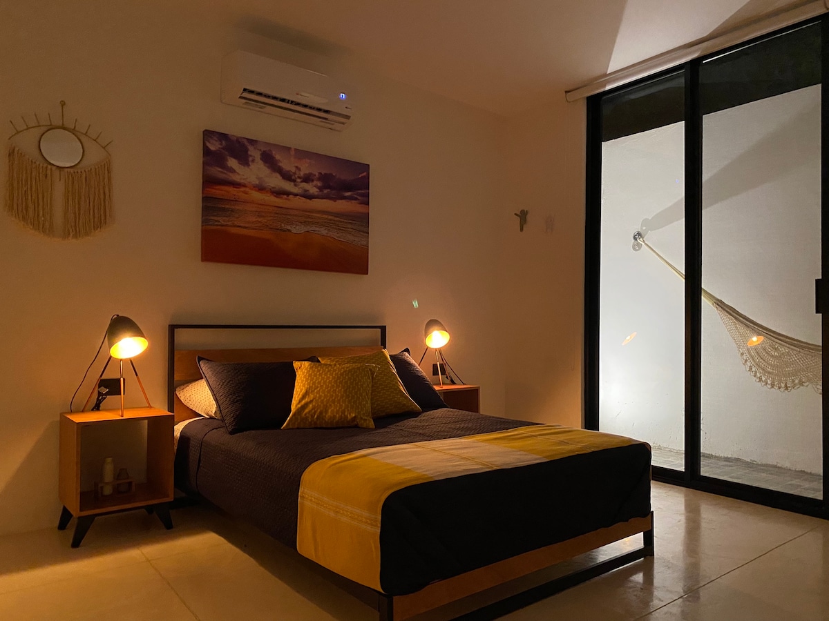 房间宽敞舒适，配有双人床