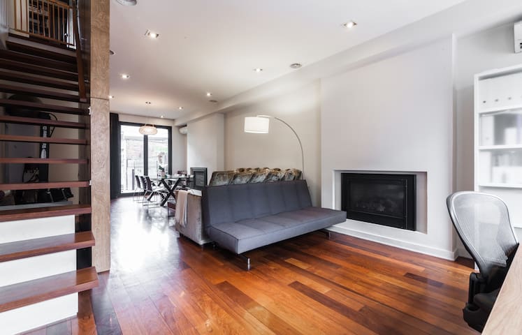 3BR Williamsburg Duplex w/Backyard