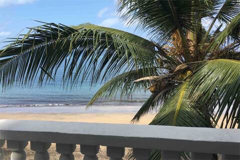 Boueni beach, entire home