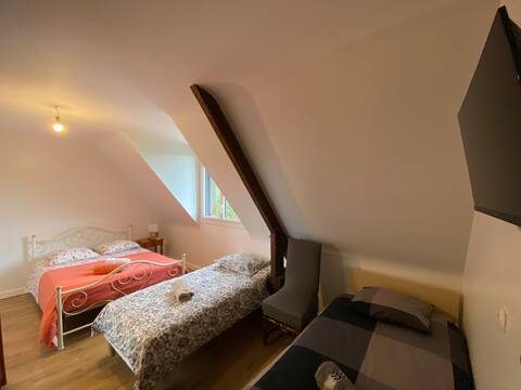 Pleasant 18 m2 room in the house