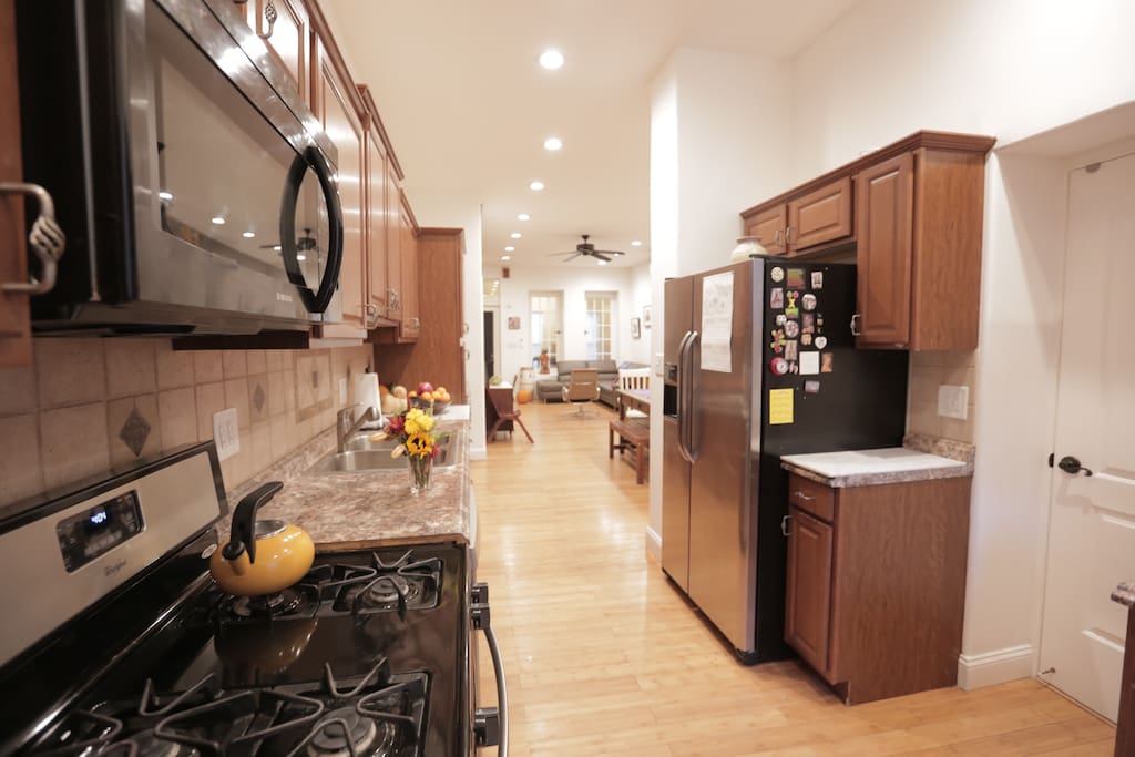 Plenty of countertop space if you love to cook