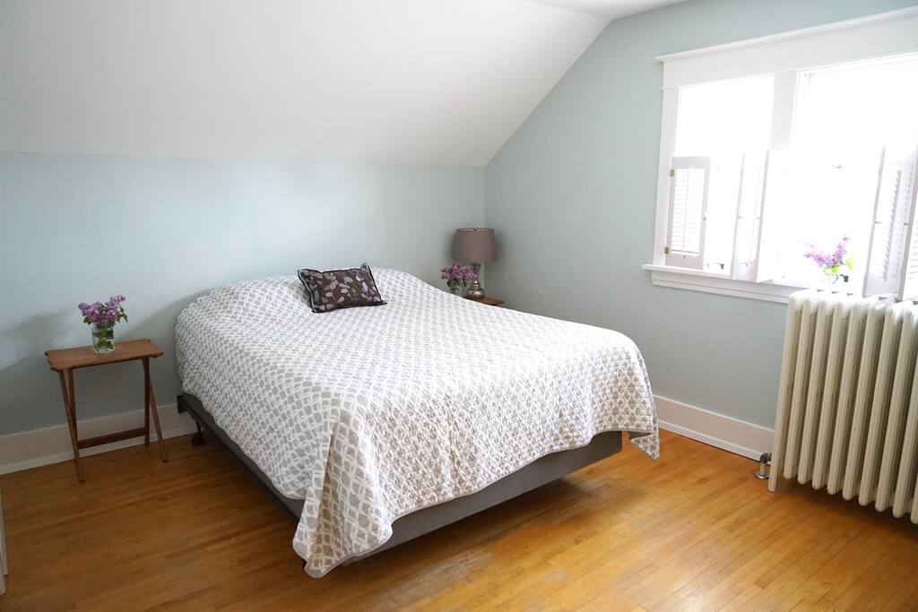 Enjoy a restful night on this brand new comfortable queen size bed with bamboo sheets, Tempur-Pedic pillows and pillow top mattress pad.