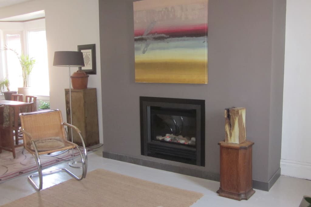 Gas fireplace in LR