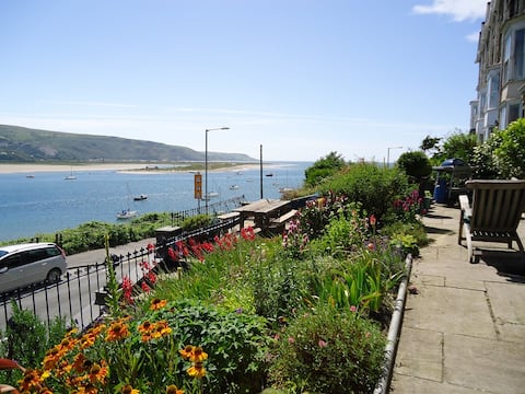 Bod Idris - Townhouse by the Sea