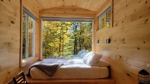 Trailside Stays - Tiny House in the Woods-Escape to Nature. Snow Owl