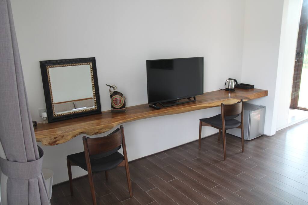 Multimedia TV with Netflix