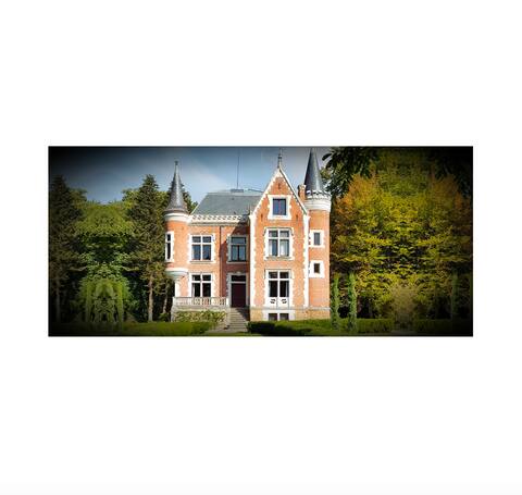 The Castle Pink Suite