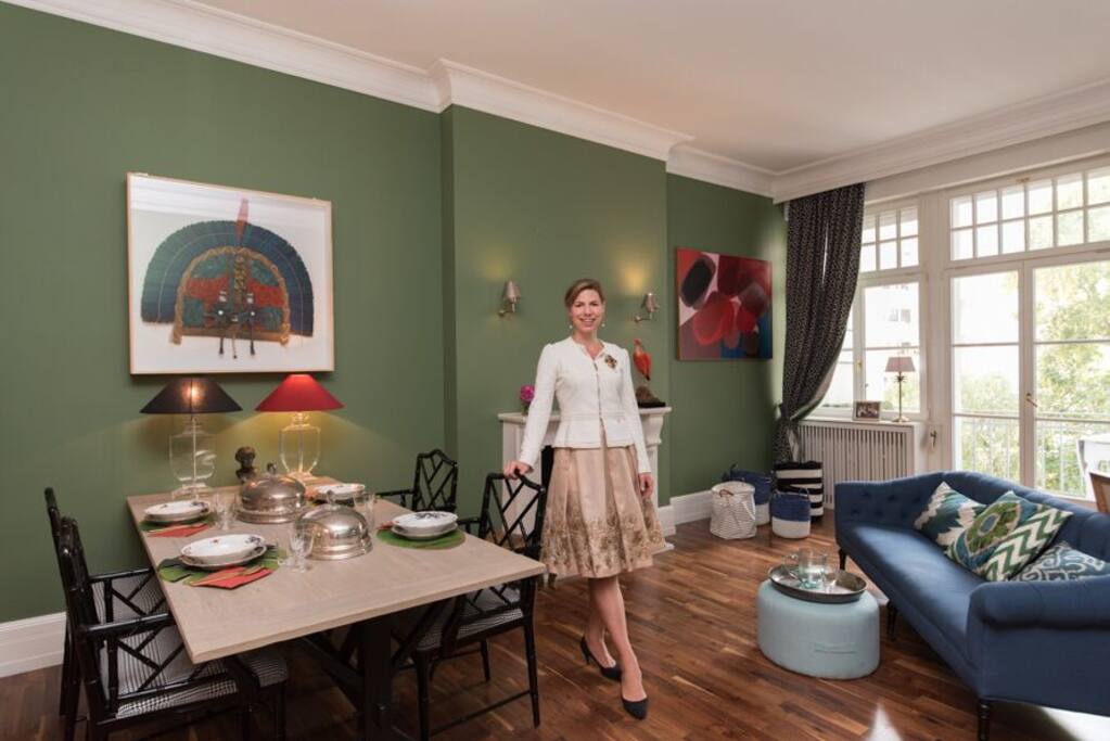 Esszimmer und Salon mit Zugang zum zweiten Balkon.