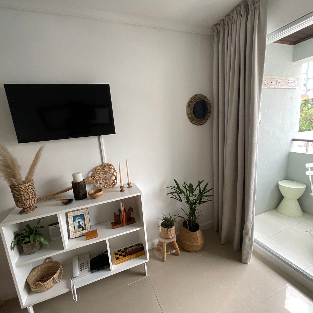 Dnevni boravak i televizor 