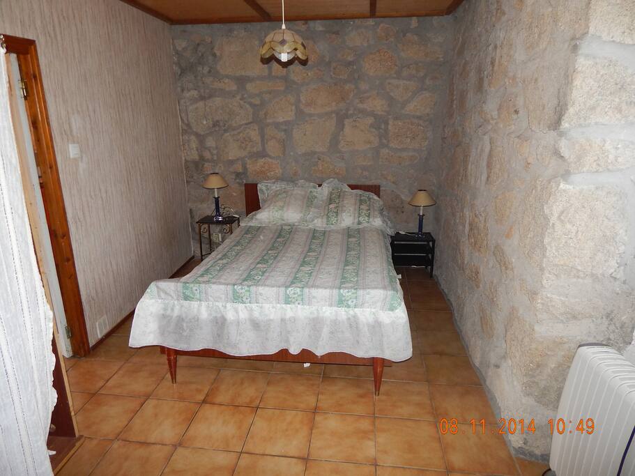Chambre n° 1 avec 1 lit double