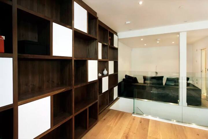 Elegant and Stunning 3 Bedroom and 3 Bathroom with AC in Kensington gallery image 2