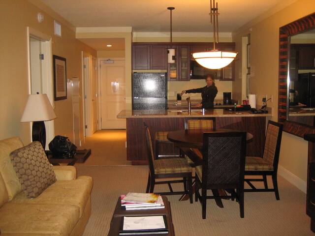 Beautiful 2BR Unit Oceanfront Resort 2025-2026 gallery image 3