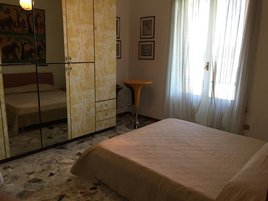 Room Autumn