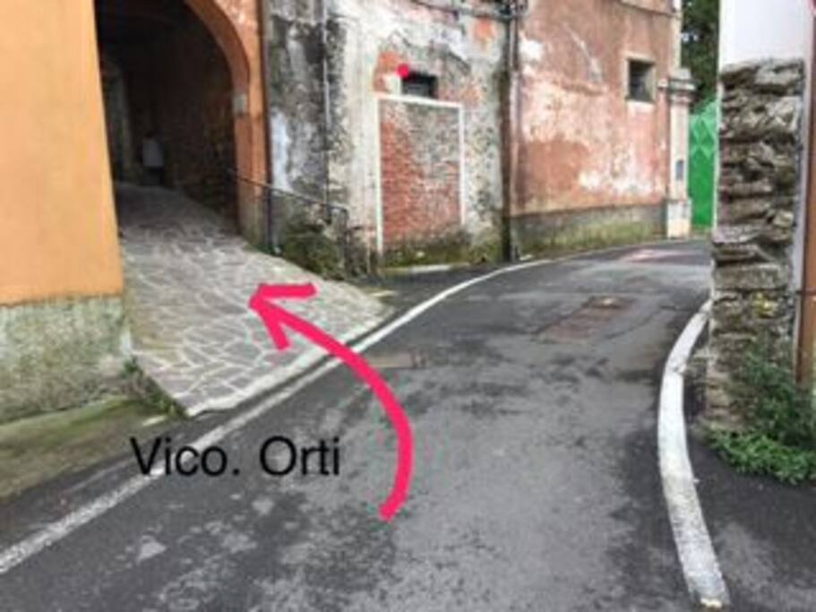 Il vicolo che porta alla Casina negli orti