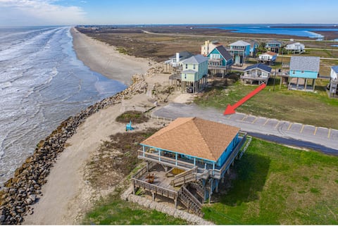 Just Beachy at the Pass- Beachfront property