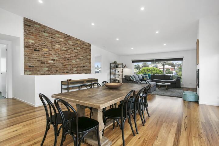 QUALITY ACCOMMODATION ONLY 200M FROM BEACH! gallery image 4