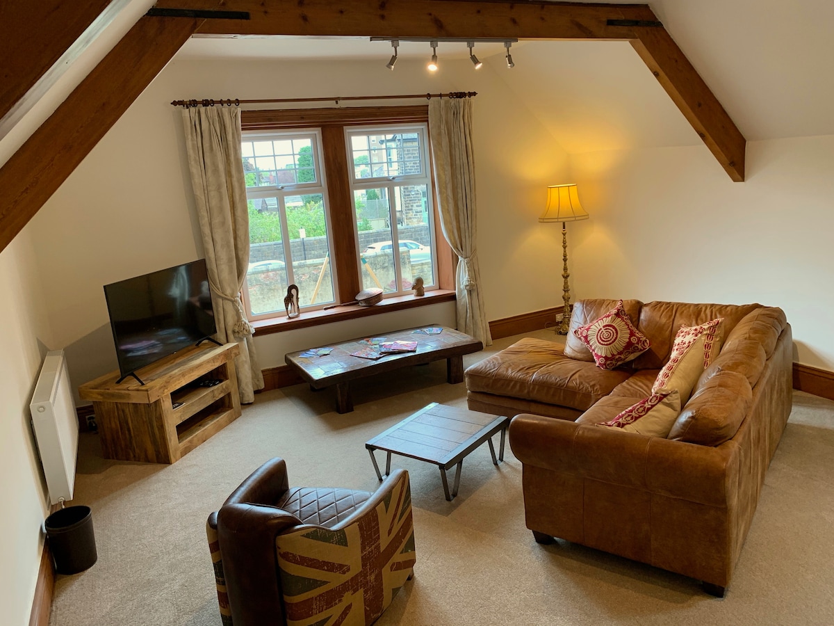 Top Airbnb: Spacious house in central Harrogate with parking in Pannal And Burn Bridge