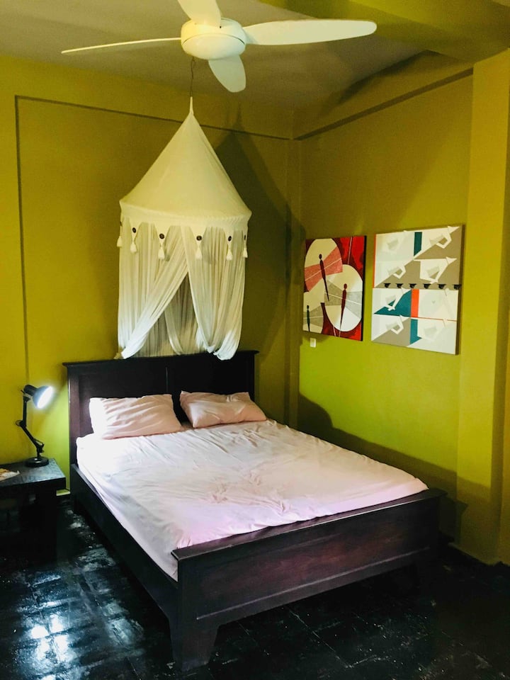 Dhomë gjumi poshtë