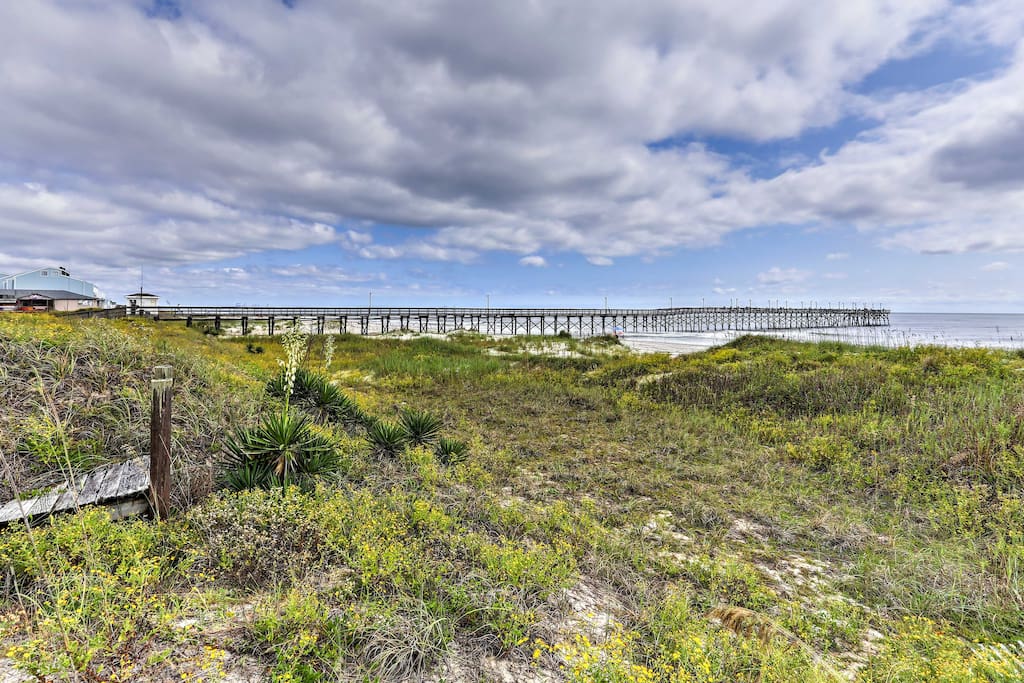 This property boasts over 1,000 square feet and sleeping for up to 7 guests.