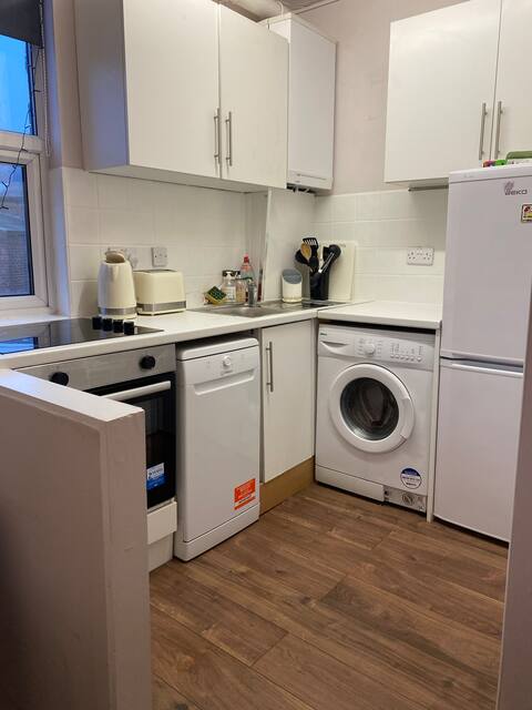 Top Airbnb: 3 Bedroom Maisonette in Hyde Park in Headingley & Hyde Park