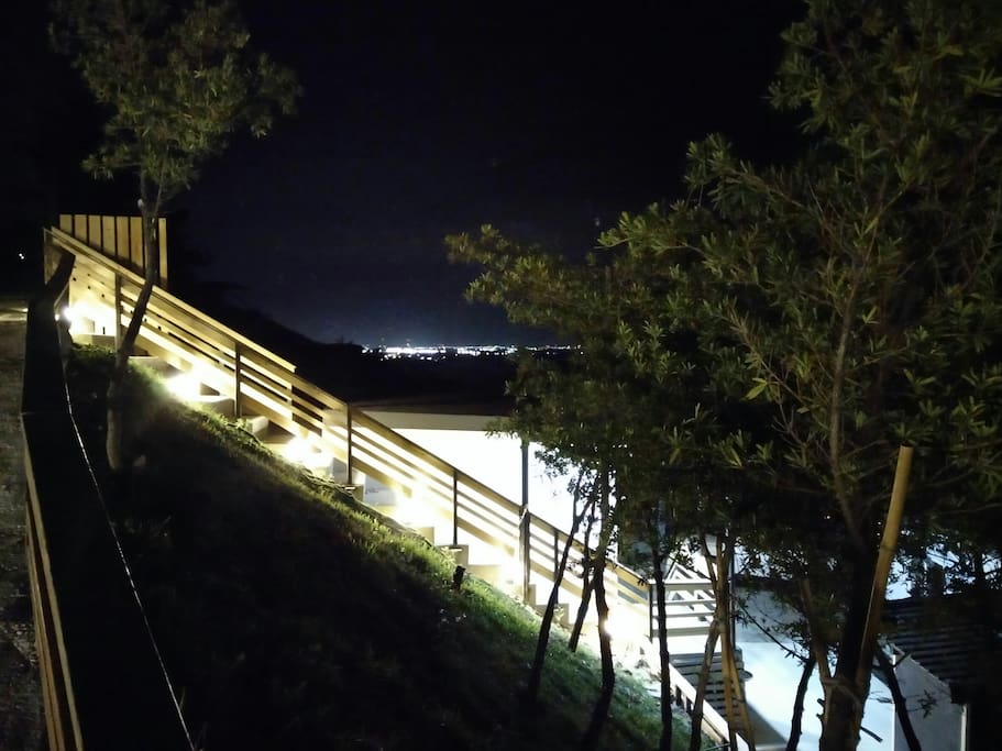 海道民宿階梯步道夜拍