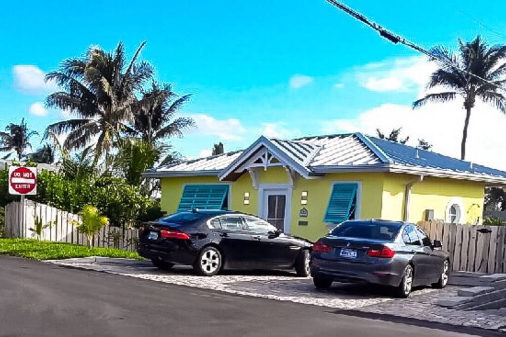 Front view of PoolHouse. Photo taken by guest. Thank you Ricardo for beautiful picture!