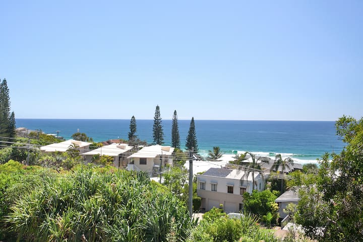Sunshine Getaway – Ocean views, see the whales gallery image 2
