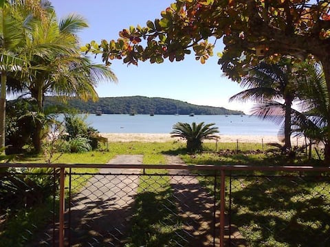 Casa Porto Belo, facing the sea, with swimming pool