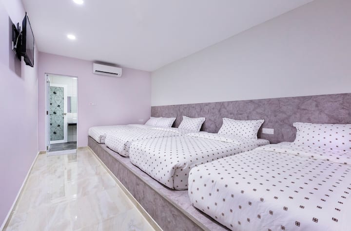 Დაბლა ოთახი 1 Quee Bed 3 Super Single Bed არის ოთახი ტატამი 