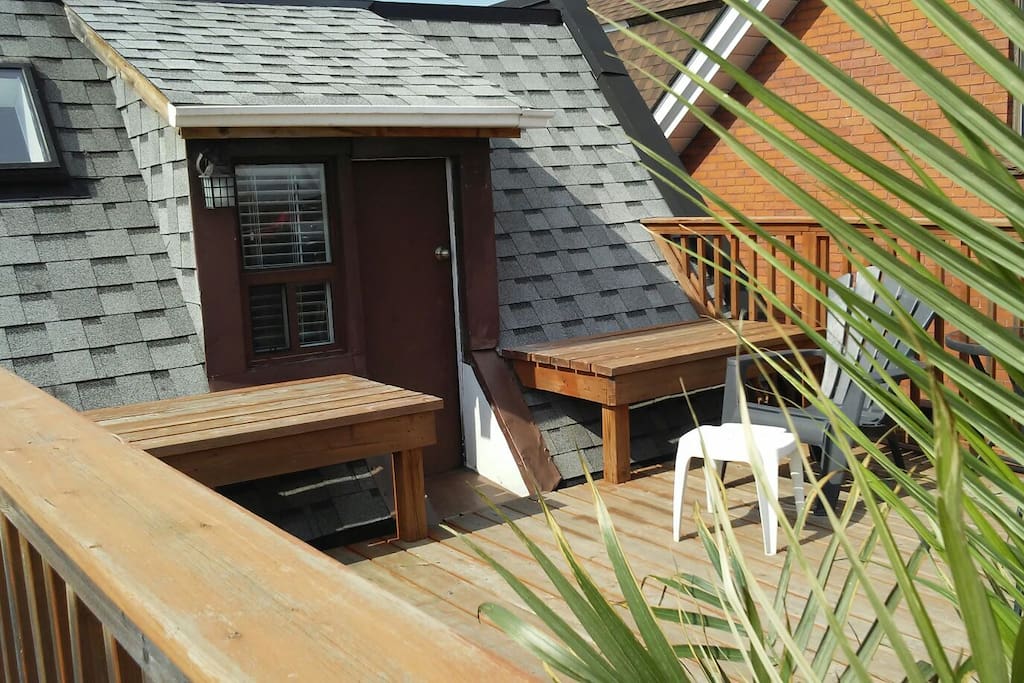 private roof top deck. Bring the sunscreen!