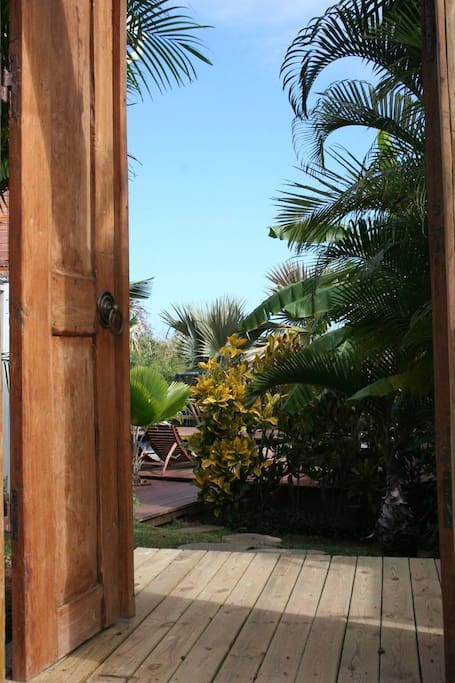 Derrière la porte, un petit coin de paradis