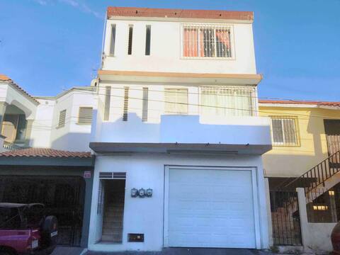 Spacious flat near the beach and touristic area