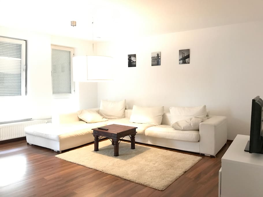 Wohnzimmer / Living room