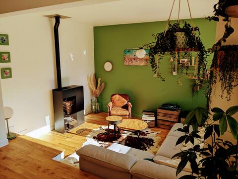 House between Caen and the sea