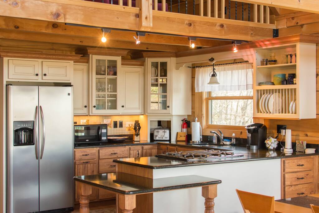 View into the fully furnished kitchen